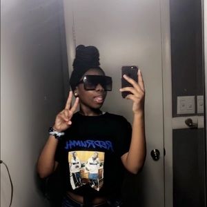 Meet your Posher, Sky